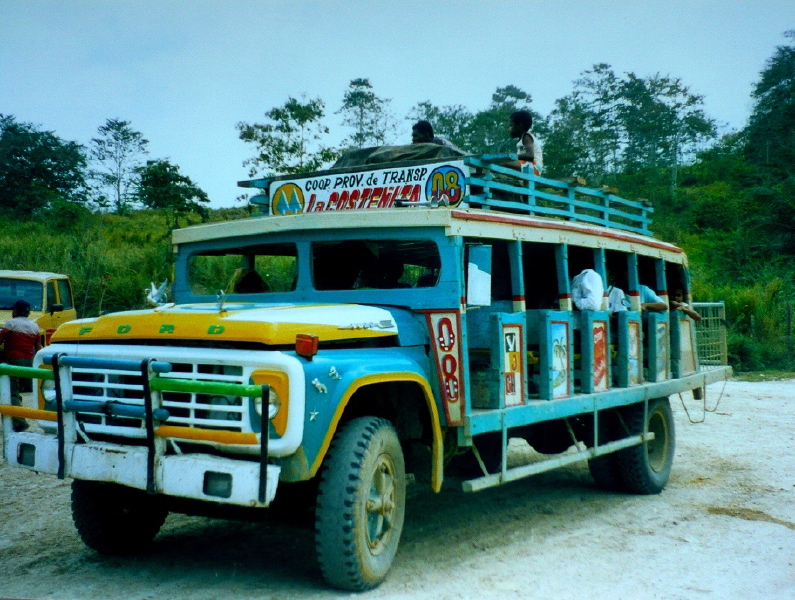 Esmeraldas, Bus