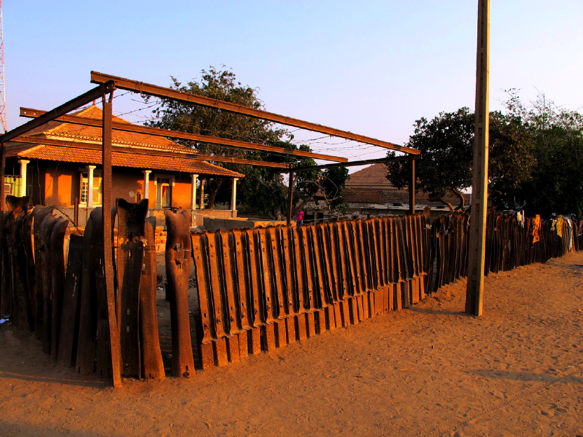 Namibe, rezyklierte Eisenbahn