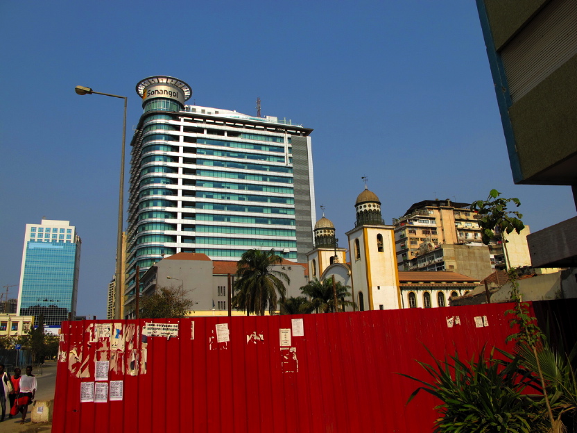 Luanda, Sonangol-Turm