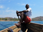 Steuermann im Boot nach Mozambique
