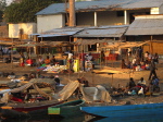 Mongu, Markt am Hafen