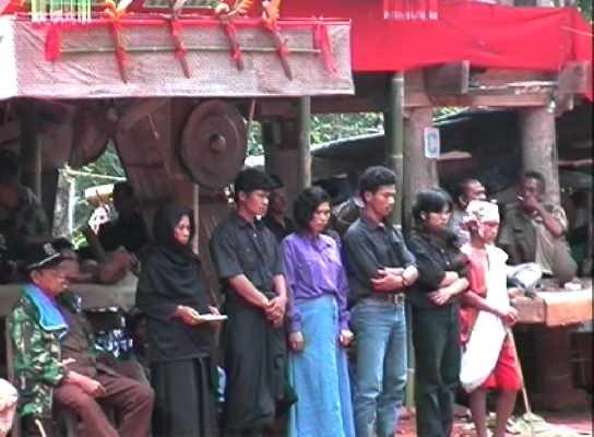 TorajaTrauerfamilie